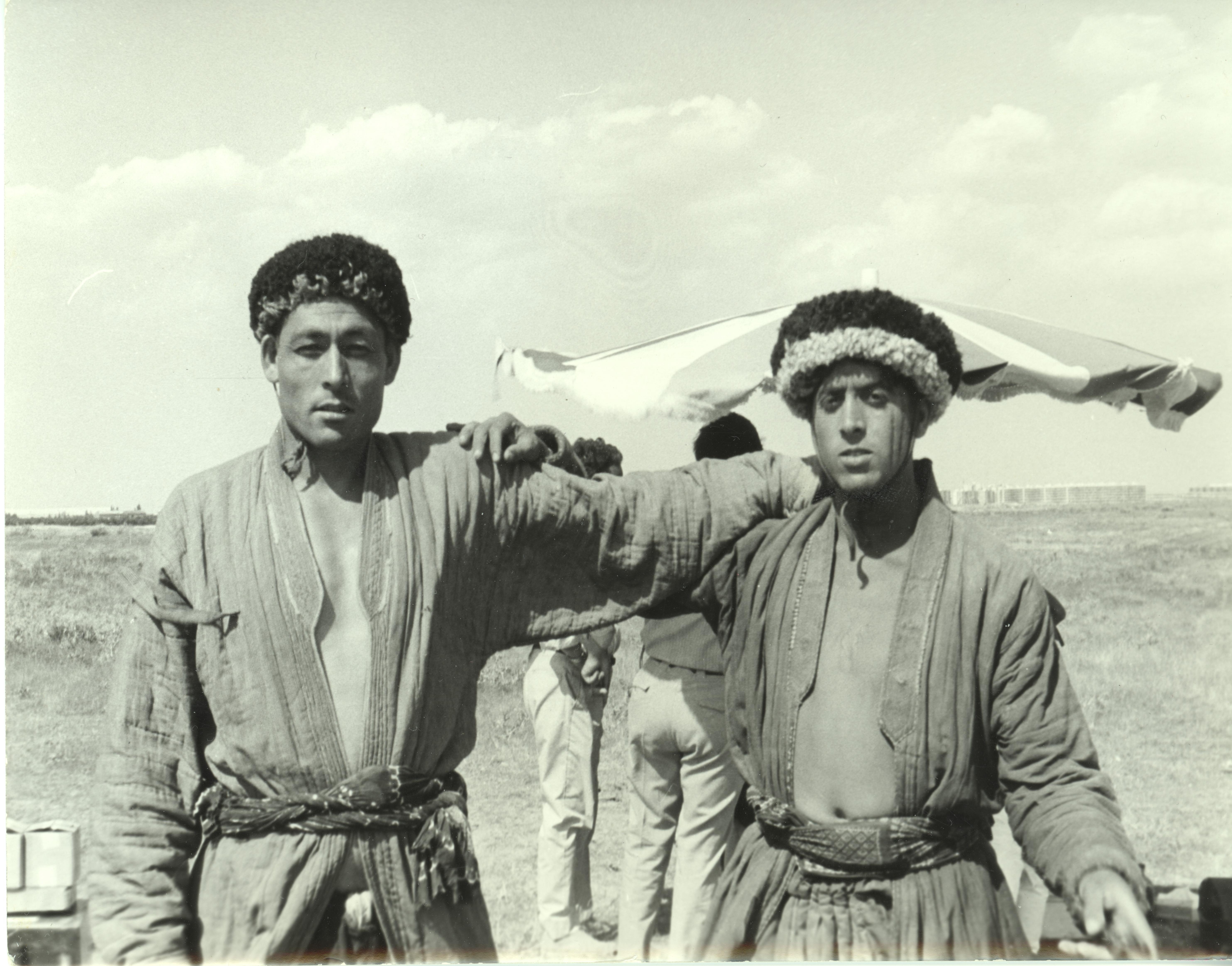 Carlos Montoya (“Campanita”) on the left, with a professional Horseback rider (“chapandazan”).  Movie: The Horsemen (1971), Dir. John Frankenheimer; With Omar Sharif, Leigh Taylor-Young, Jack Palance and Peter Jeffrey.  Location: Soto del Real, Madrid.